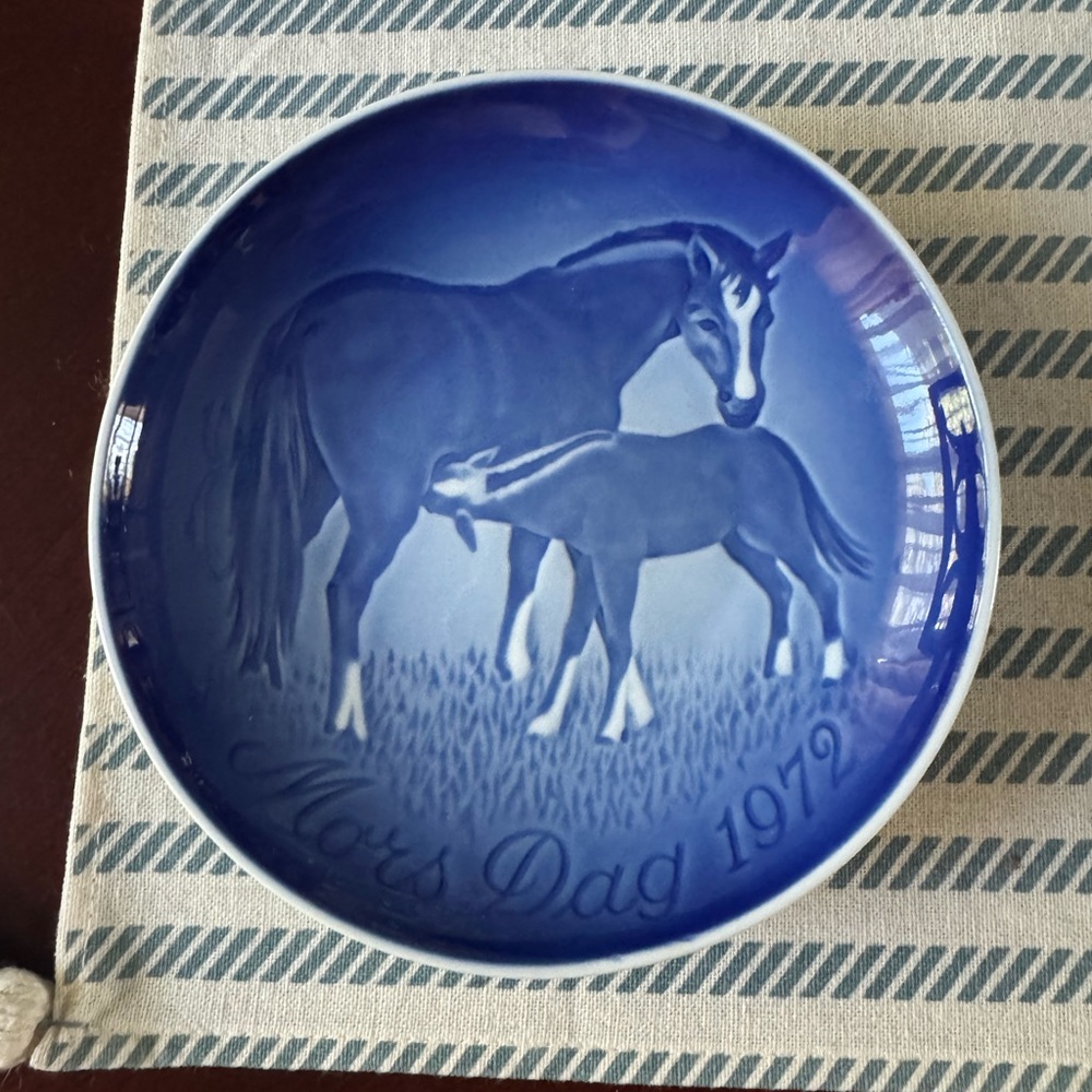 1972 Bing & Grondahl Mother's Day plate
